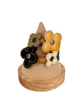 Louis Vuitton Monogram
Vernis Fleur Wrap
Bracelet | 16in